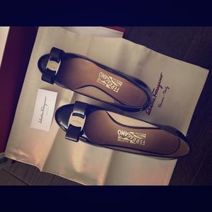Salvatore Ferragamo Vara bow shoes Authentic